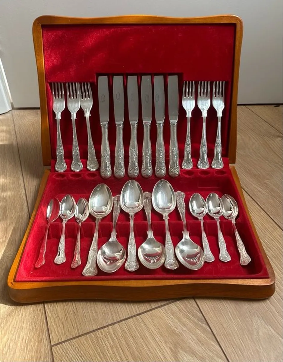 Newbridge silver plated cutlery sets (2x)