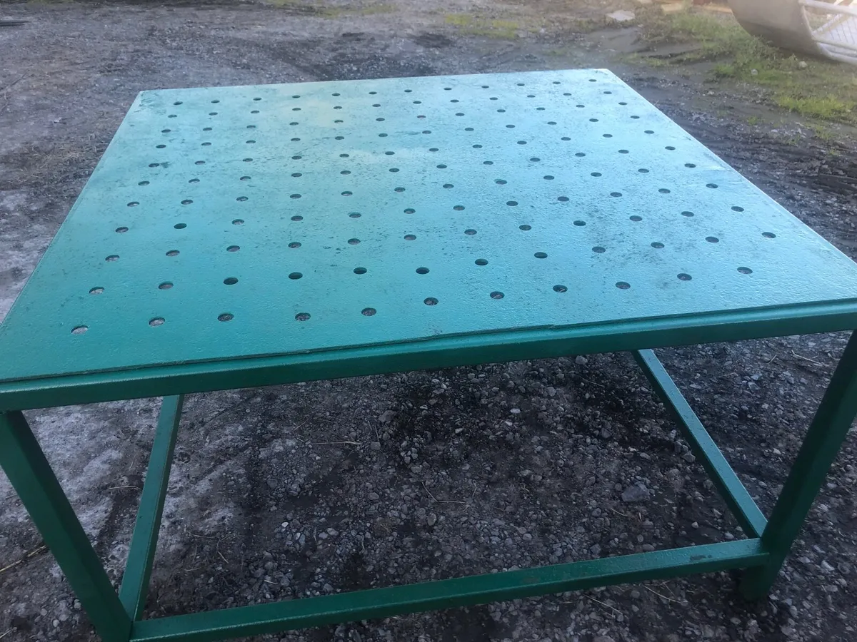 Welding fixture bench