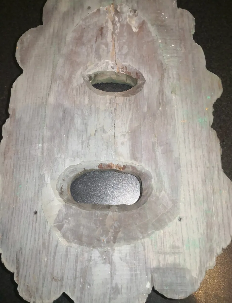 Rare large Cyclops wooden mask wall decor - Image 2