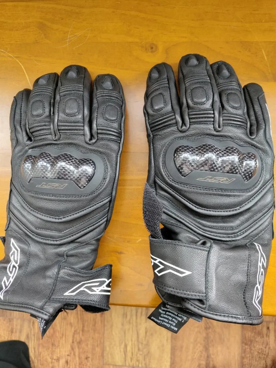 RST leather gloves and Bogoto boots