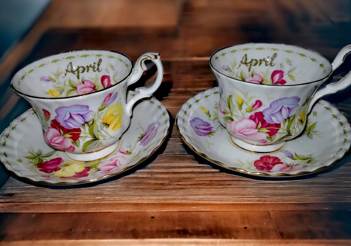 Pair of Royal Albert Sweet pea cup and saucer - Image 1