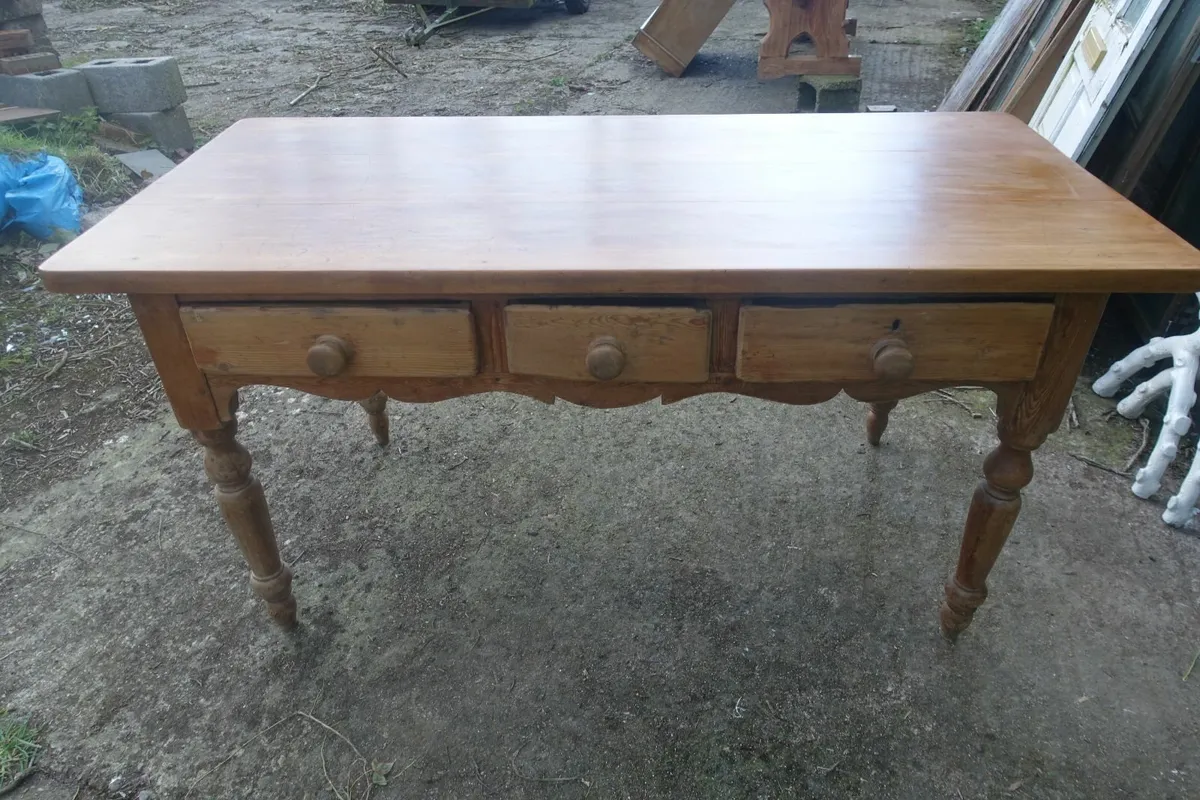 3 drawer pine table. - Image 1