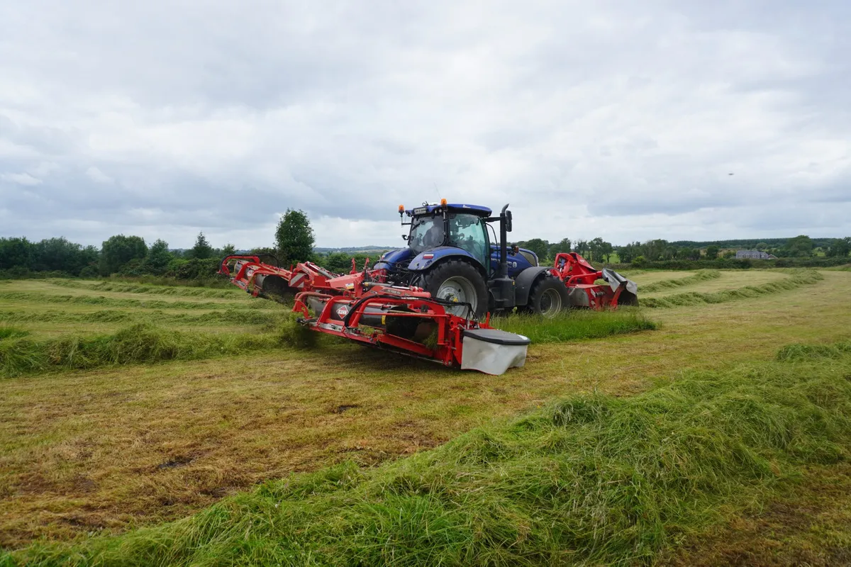 Kuhn FC 9330 RA Triple Mower Conditioners - Image 3