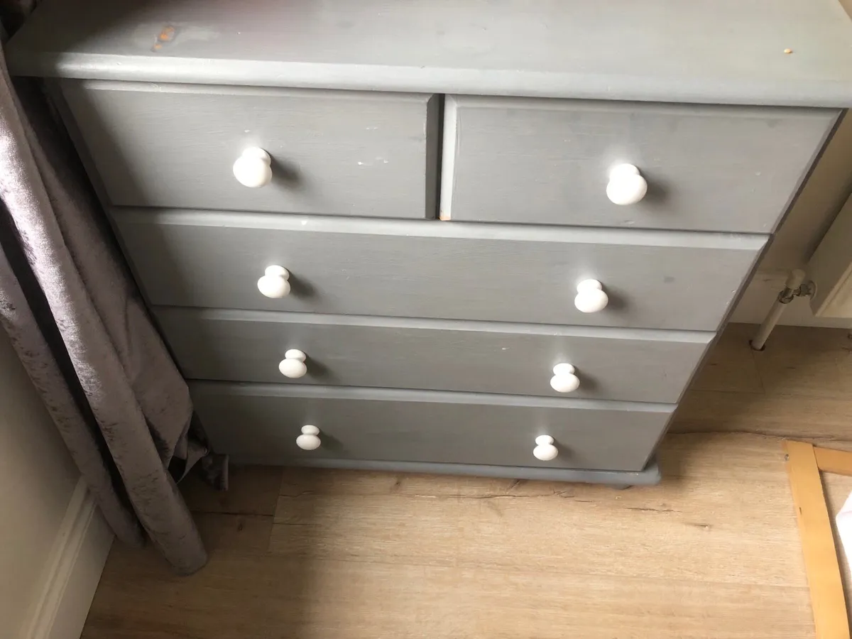 Wardrobe and dresser for sale in Co. Cork for €20 on DoneDeal