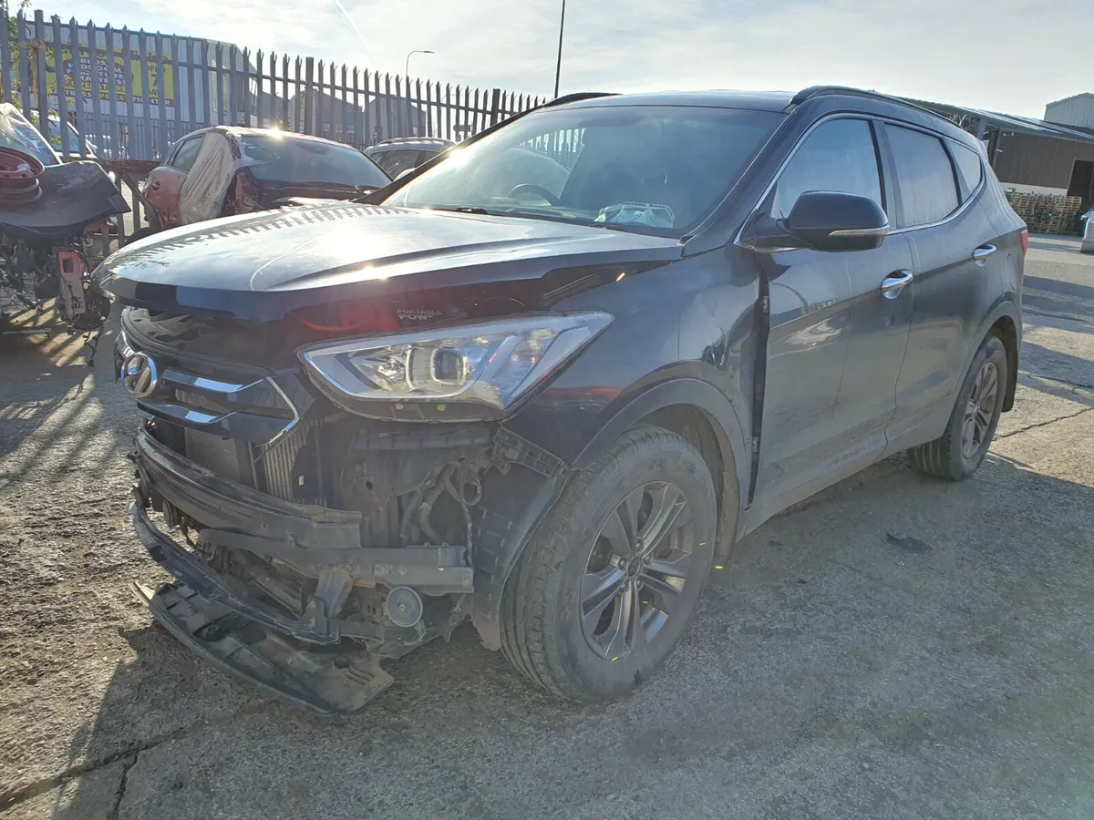 15 HYUNDAI SANTA FE  2.2 CRDI 4WD FOR BREAKING - Image 1