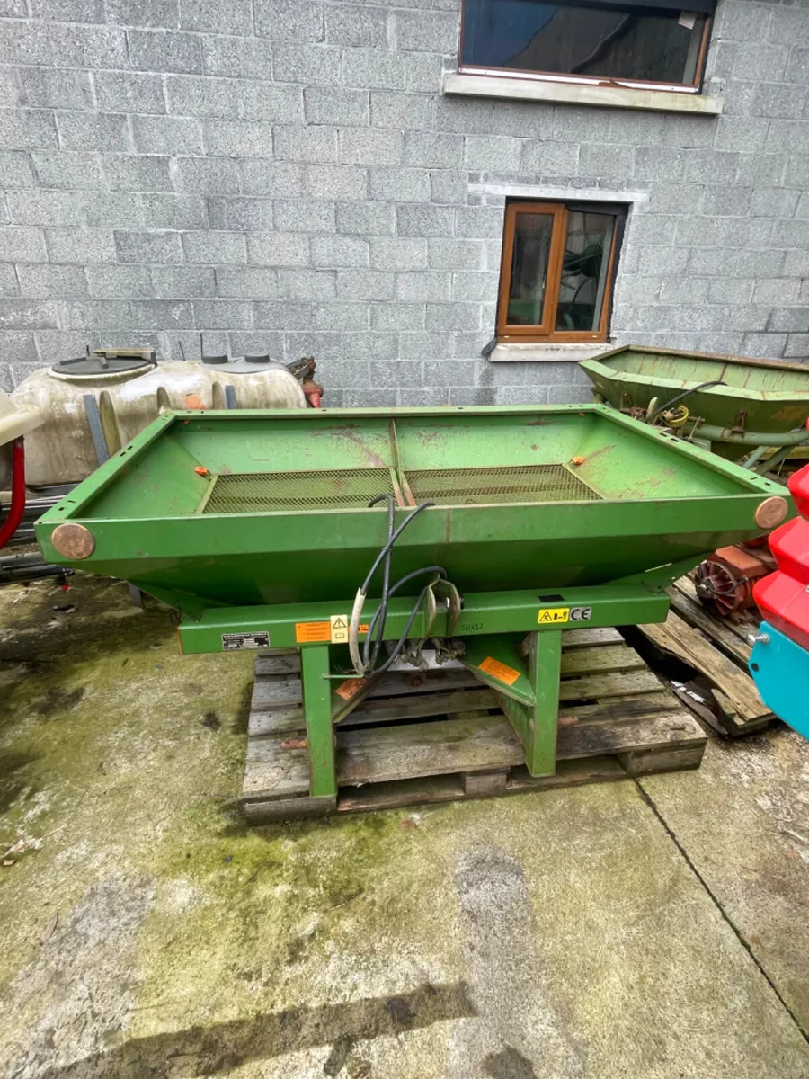 S/H Amazone zax fertilizer spreader for sale in Co. Meath for €1,600 on
