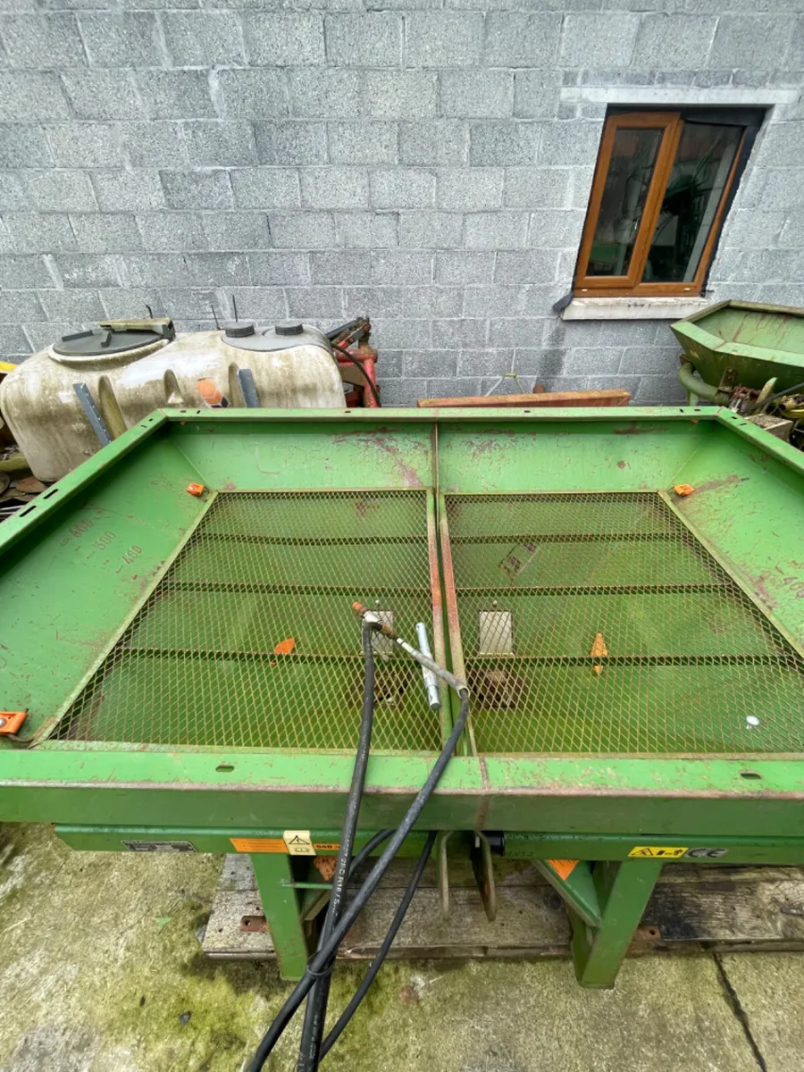 S/H Amazone zax fertilizer spreader for sale in Co. Meath for €1,600 on