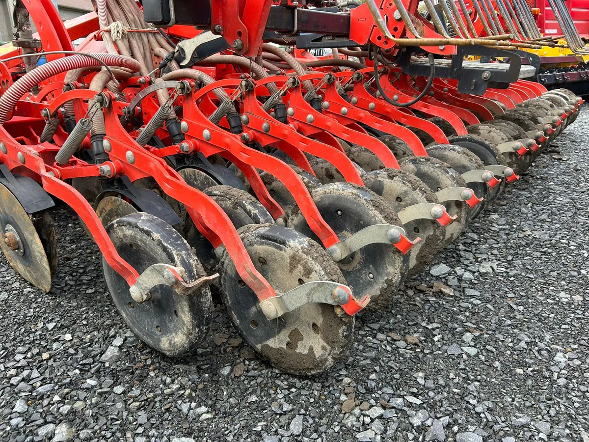 2014 Kuhn Combliner Venta LC 4000 Disc Drill - Image 3