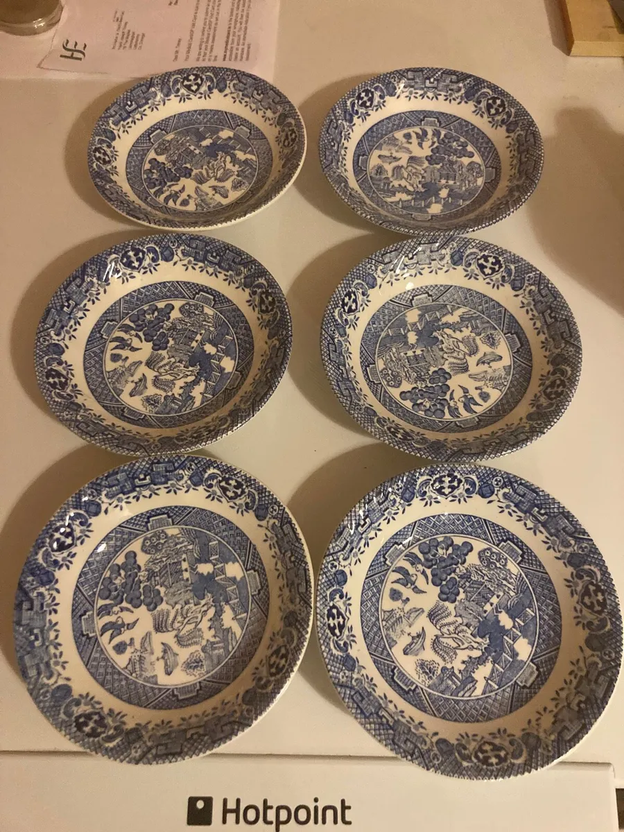 Willow pattern bowls free postage