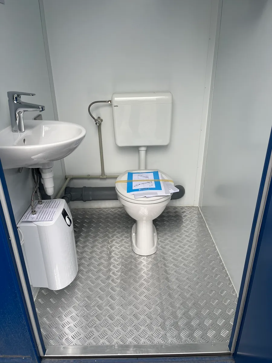 Toilet Units - Image 3