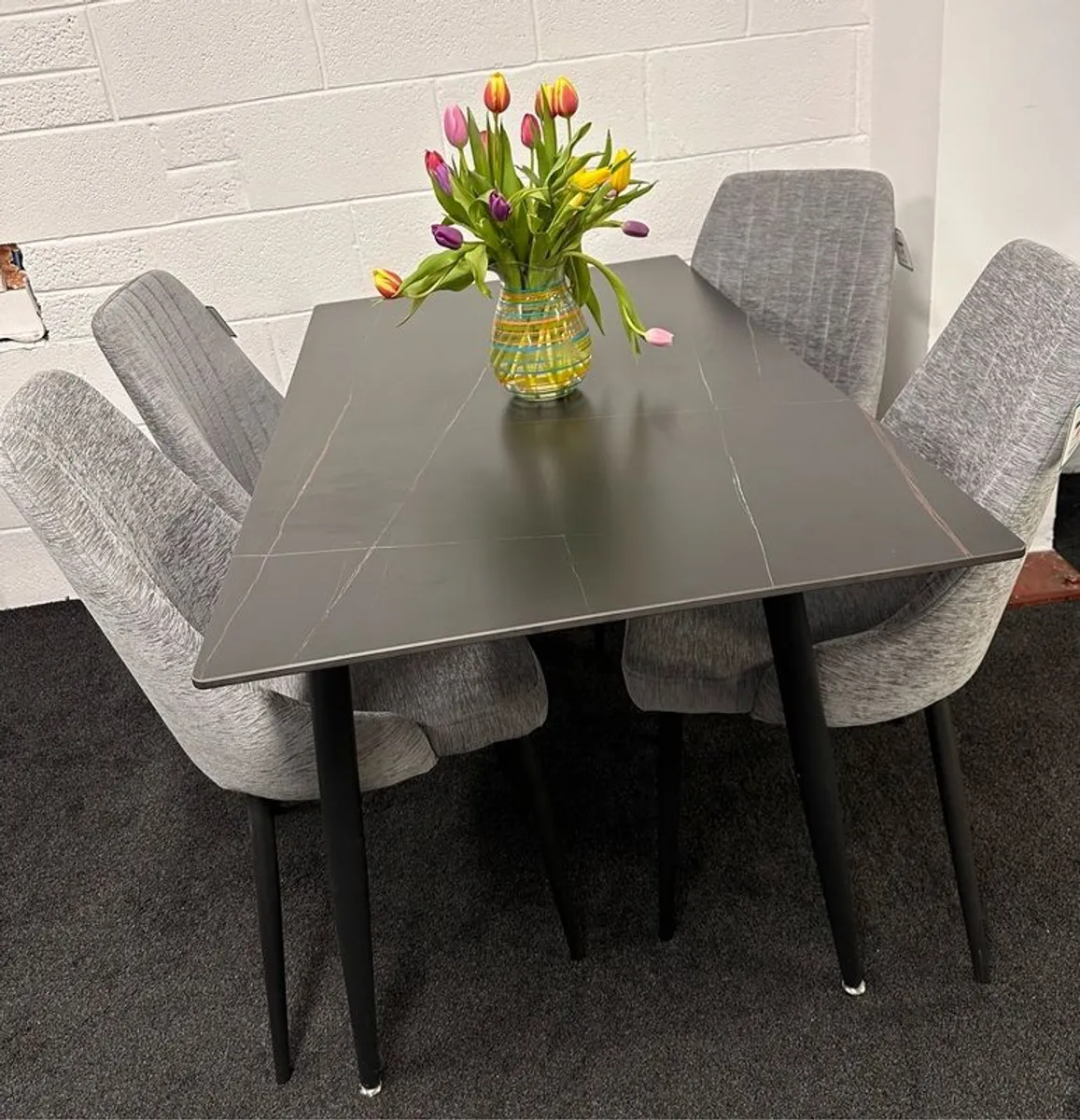 Dining table with chairs on special offer ! - Image 1
