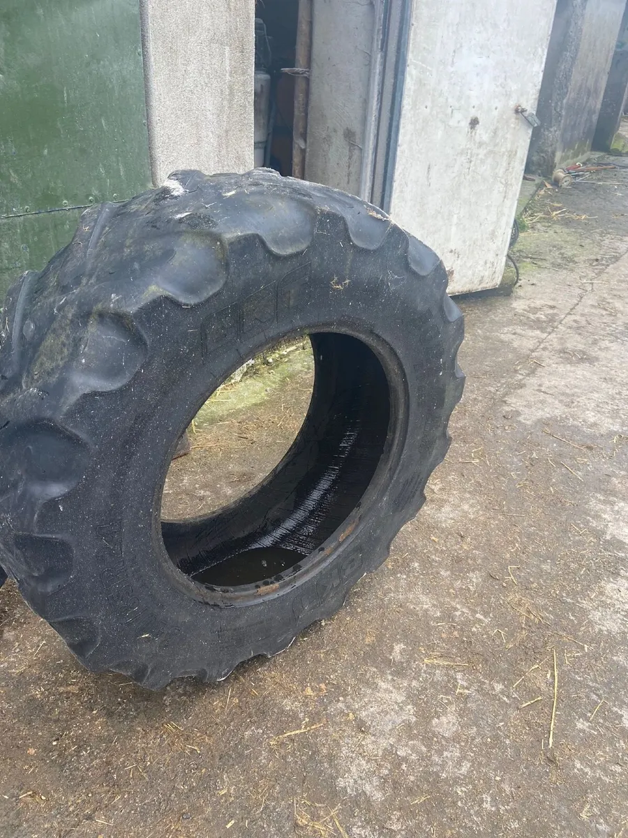 Tractor tyres and lorry wheels
