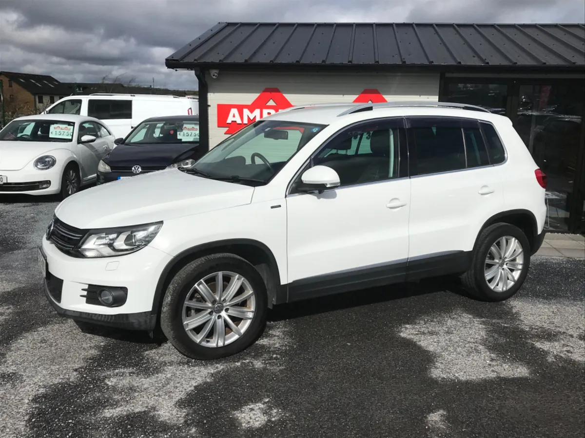 151 Volkswagen Tiguan Highline Automatic( Leather