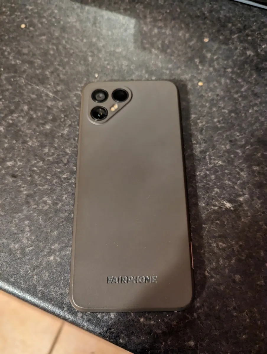 Fairphone 4 -- 2 years warranty left - Image 1