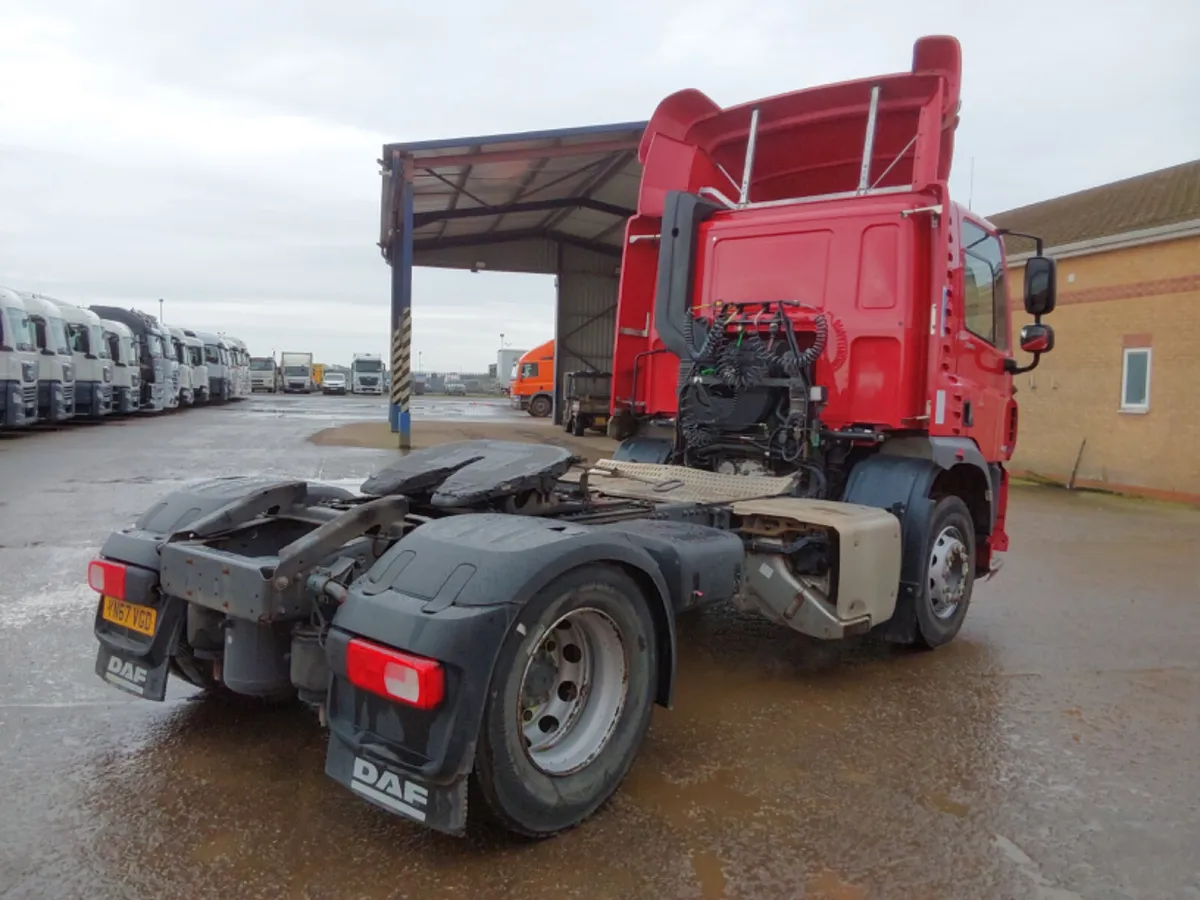 2017 DAF CF 370 DAY CAB Tractor unit - Image 2