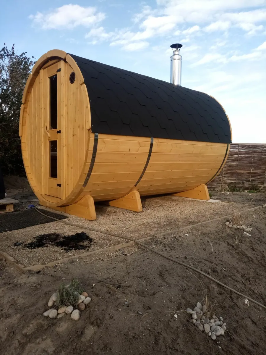 Barrel sauna/hot 🔥 tub