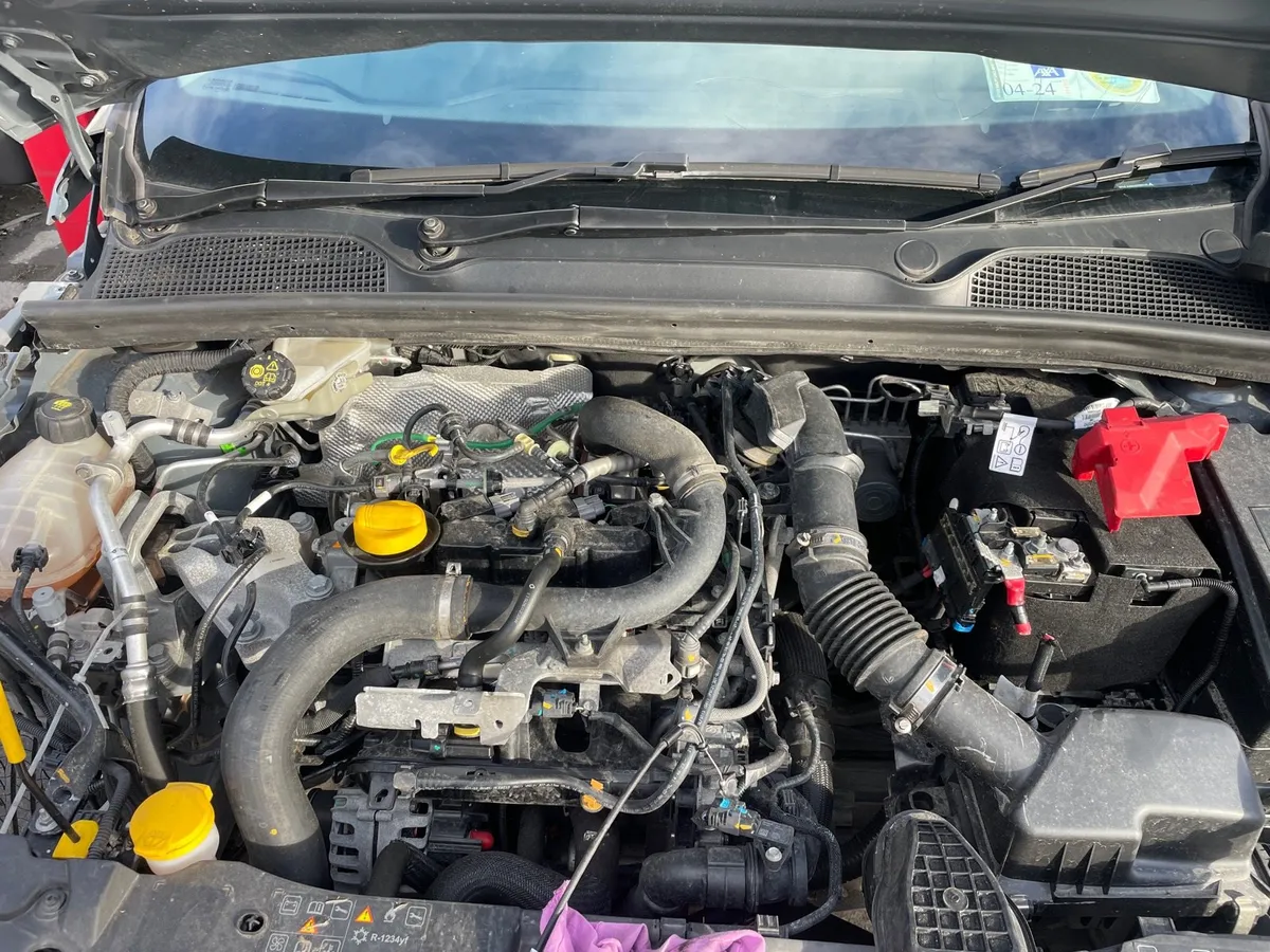 211 Renault Clio for parts - Image 2