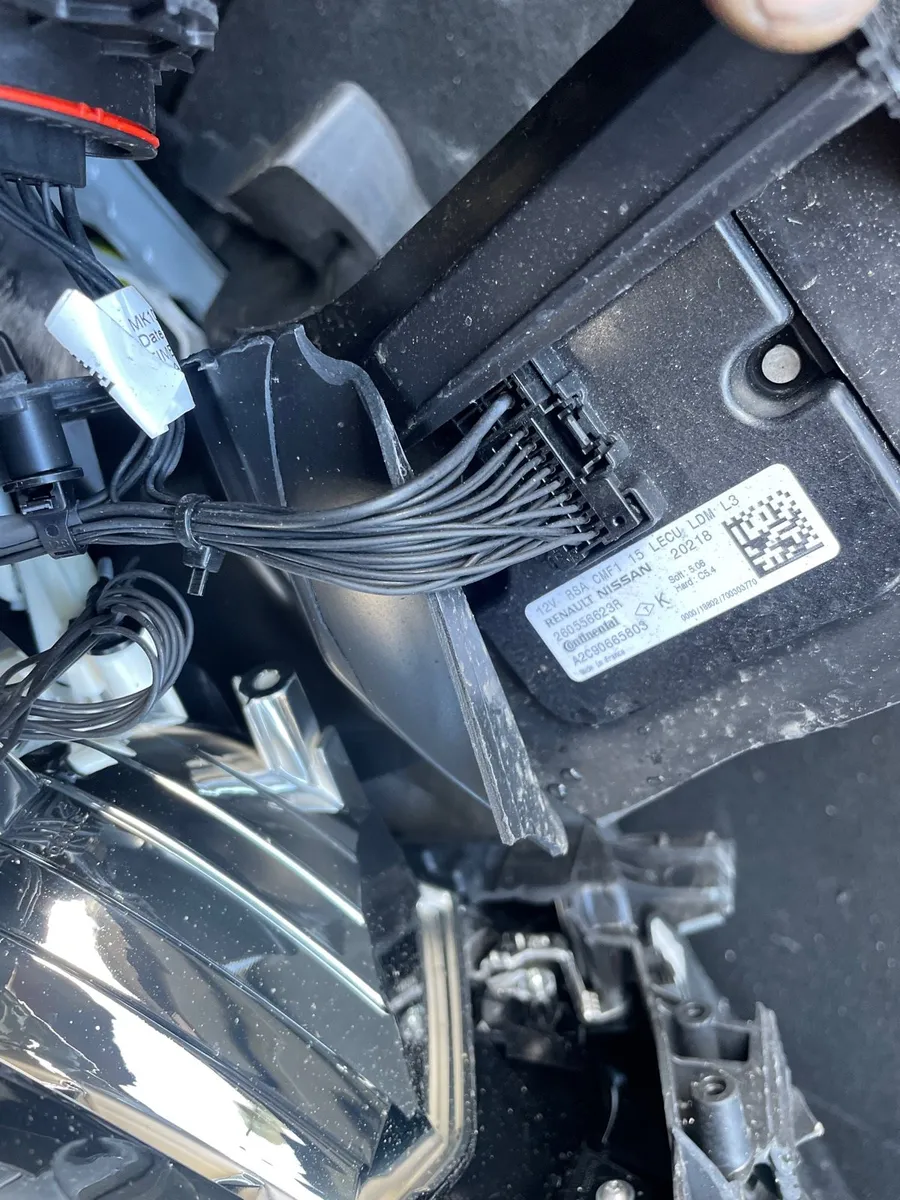 211 Renault Clio for parts - Image 3