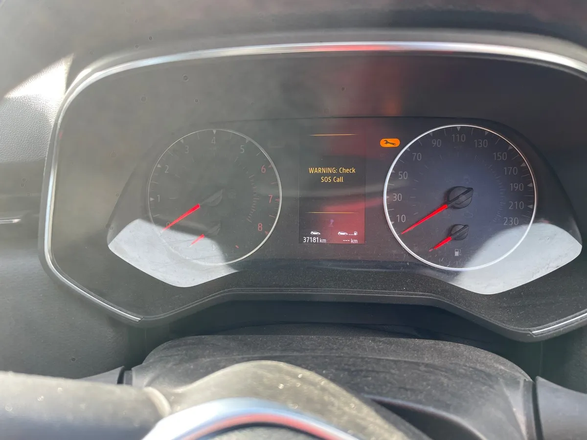 211 Renault Clio for parts - Image 4