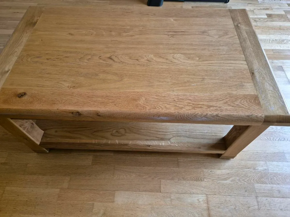 Solid oak coffee table - Image 1