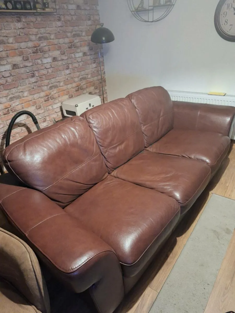 3 seater leather sofa - Image 1