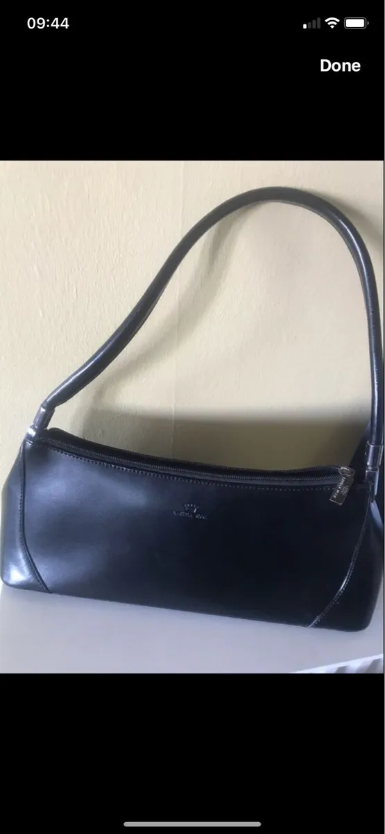 NEW-Daniela Moda Leather Handbag