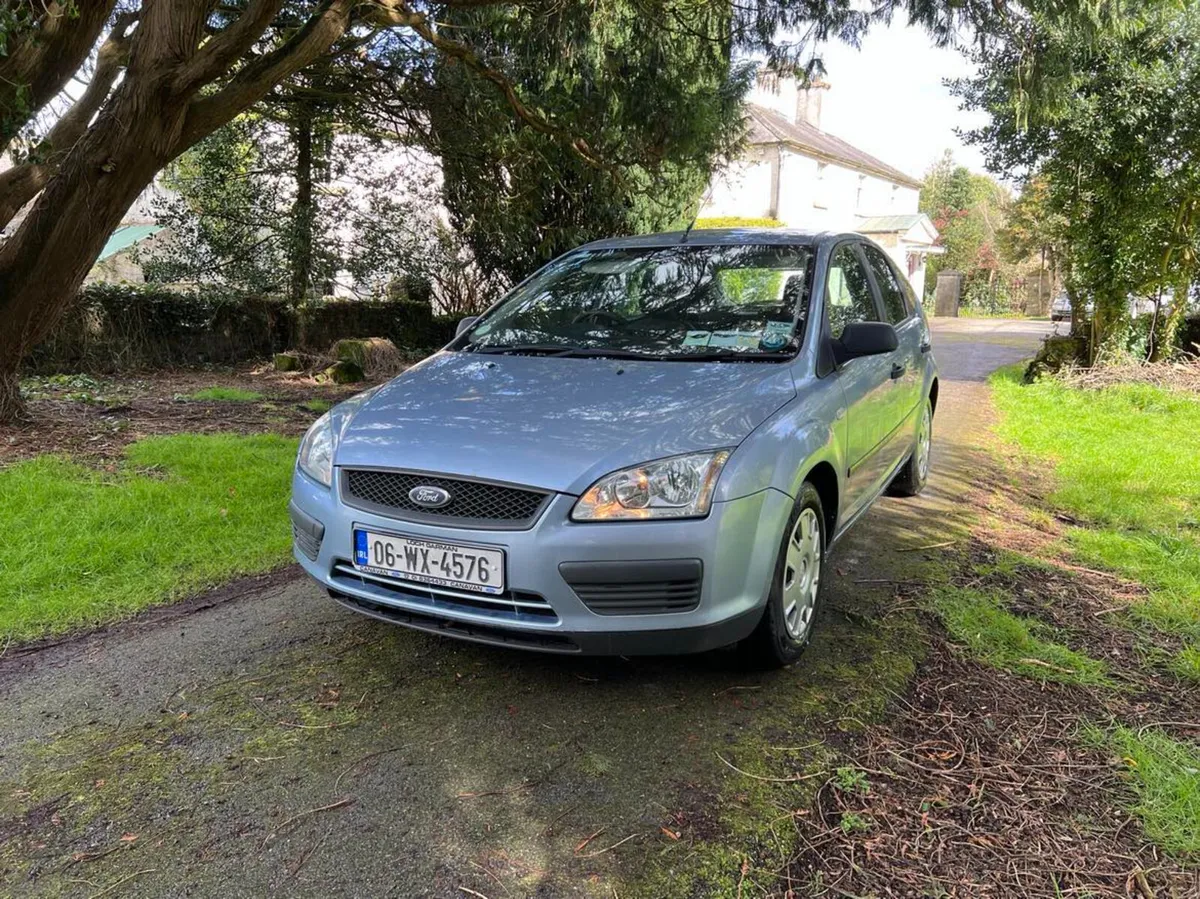 Ford Focus LX 1.6L Automatic!