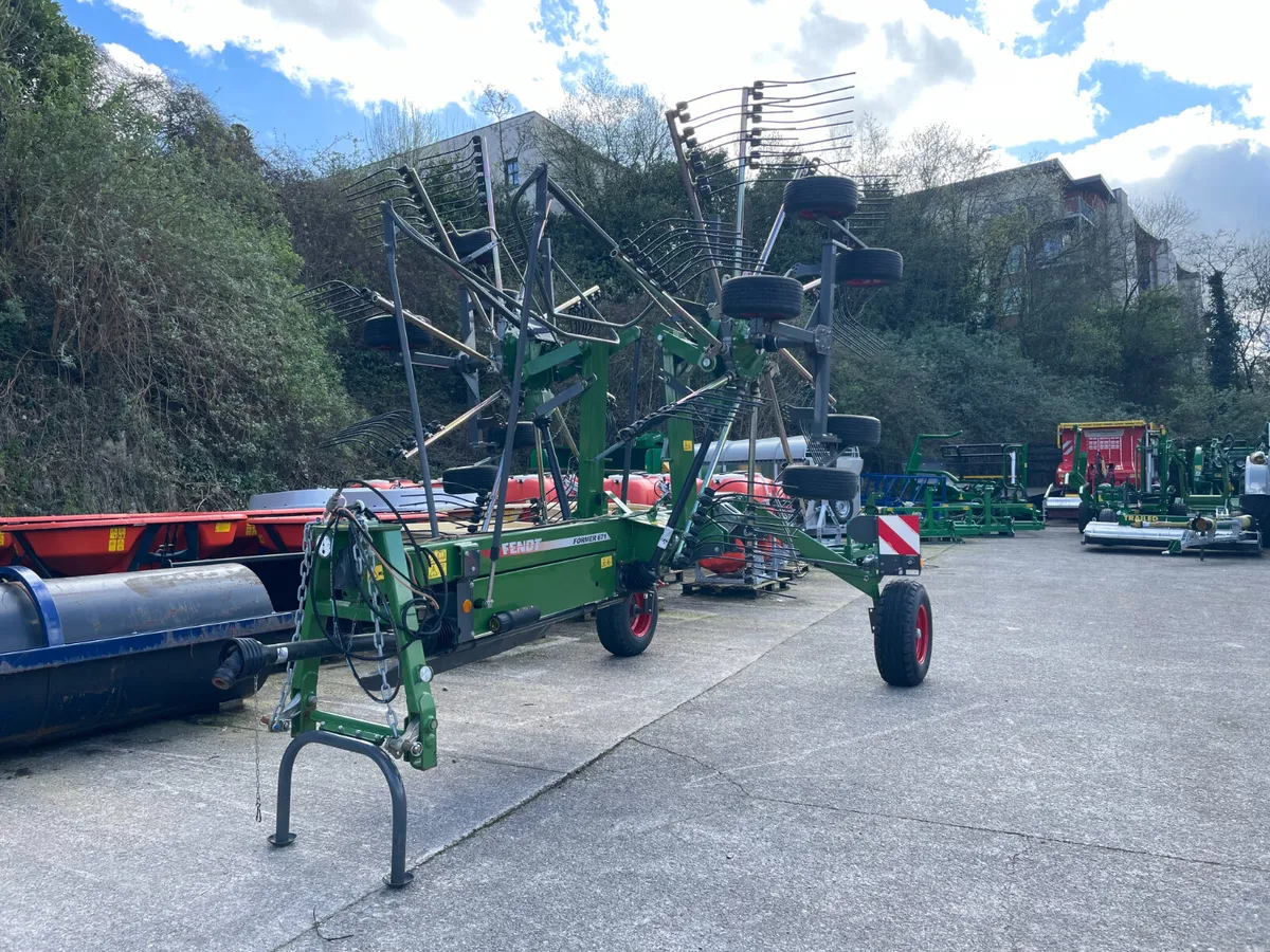 Fendt Former 671 Rakes - Image 1