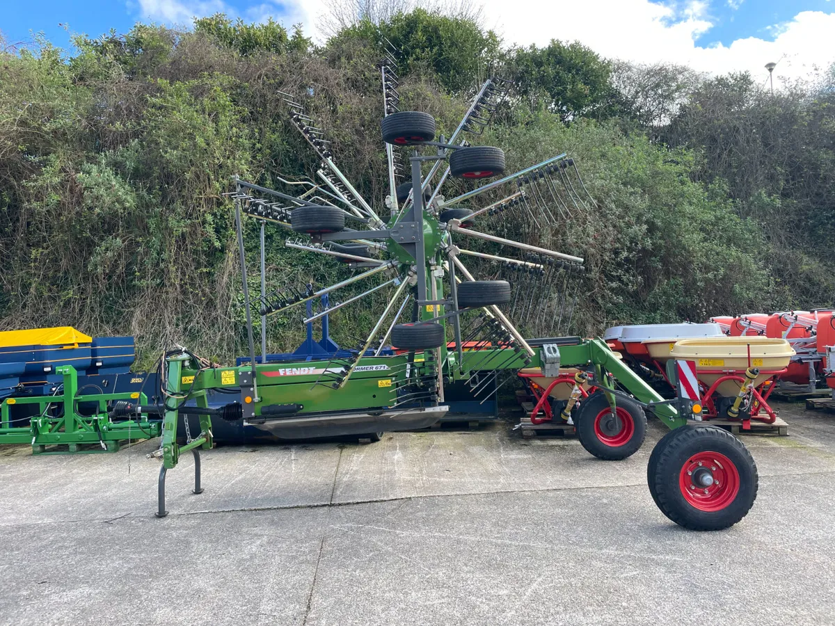 Fendt Former 671 Rakes - Image 2