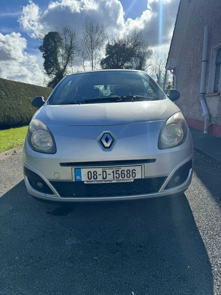 1 little Renault Twingo for sale.