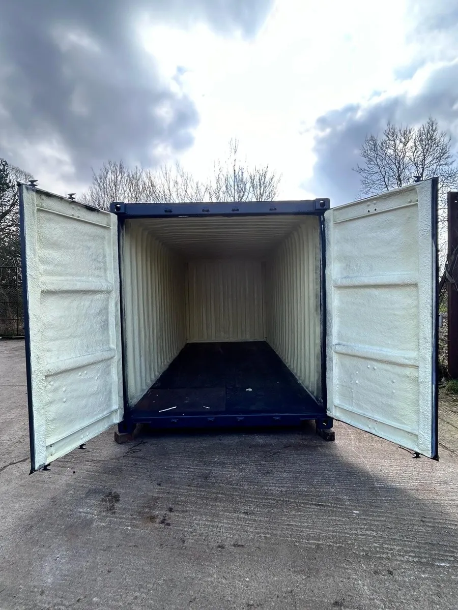 Insulated 20ft Shipping Container