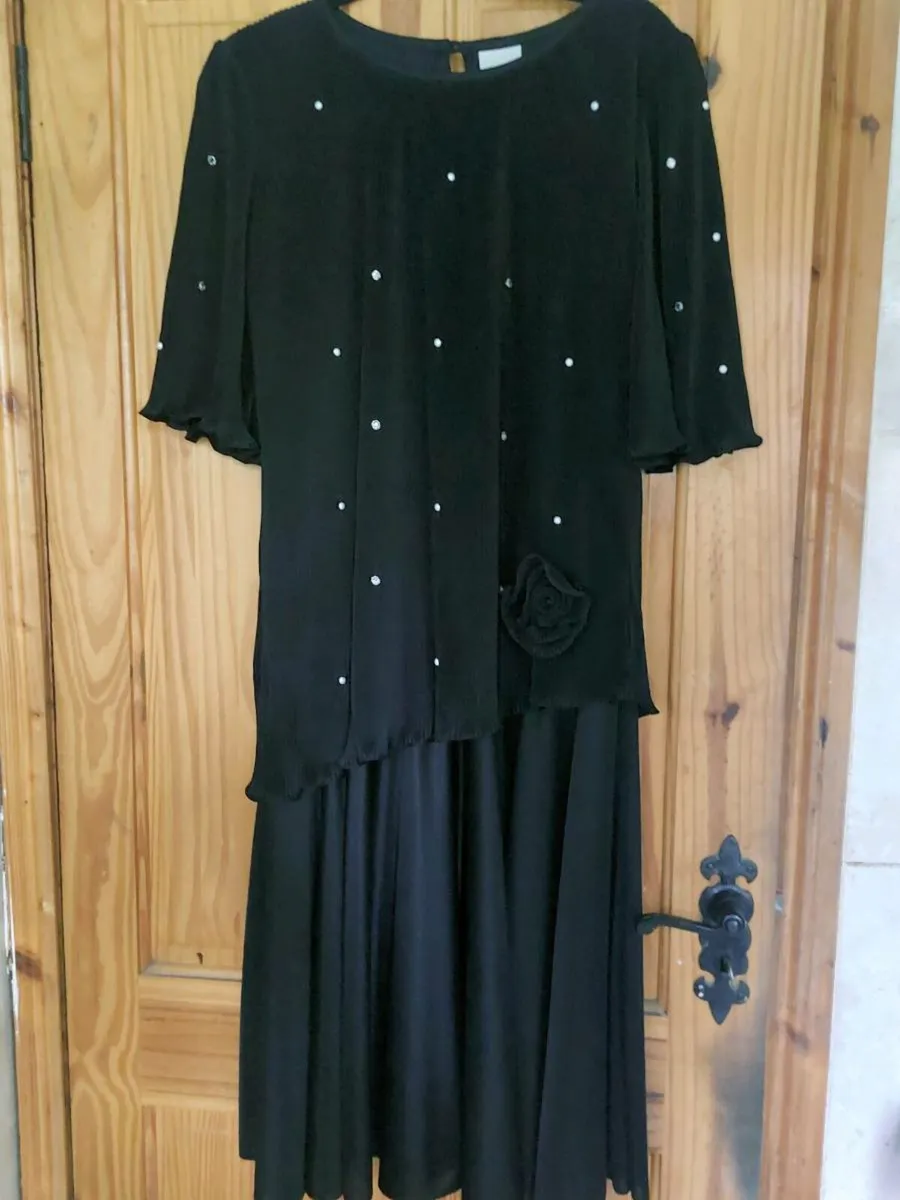 Vintage black size 18 dress (free postage)