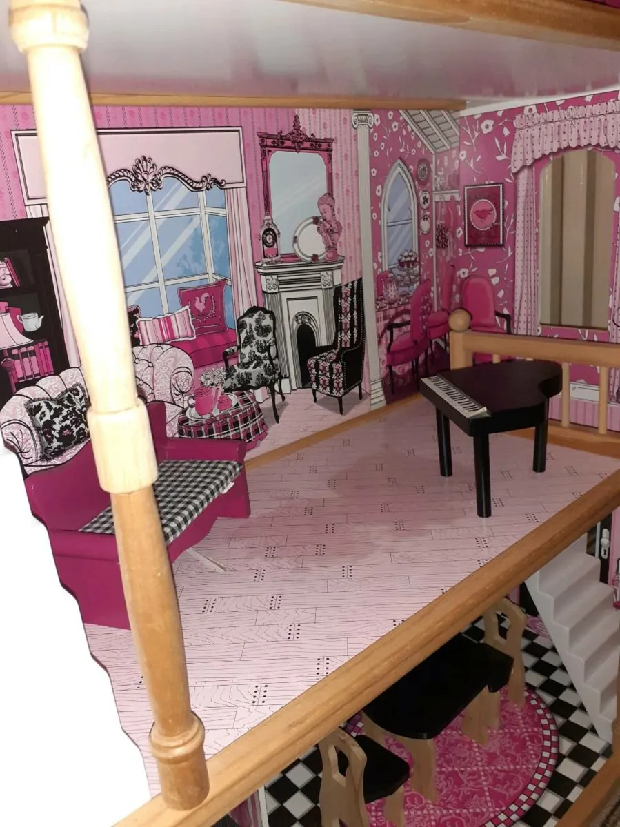 Dolls House for sale in Co. Waterford for €50 on DoneDeal