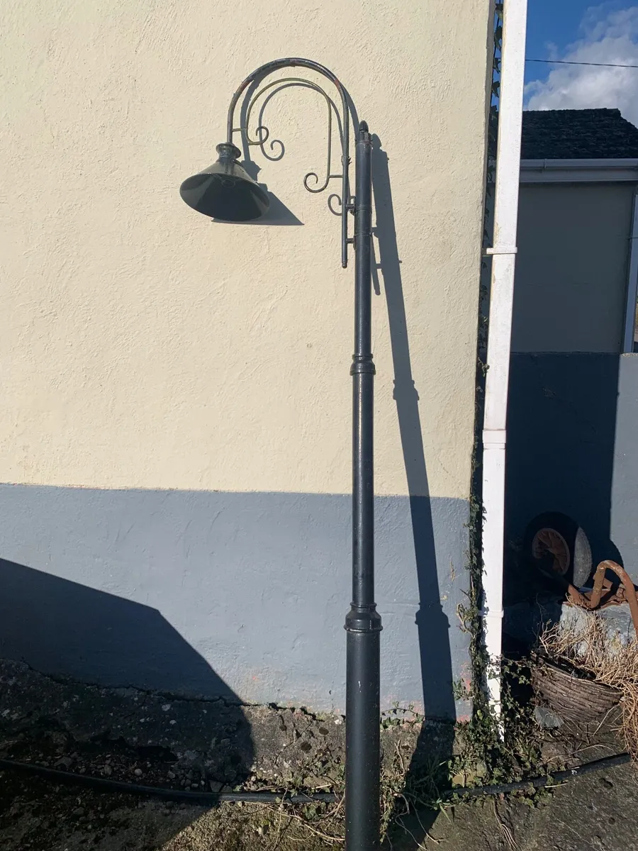 Garden lights in good condition sell separate
