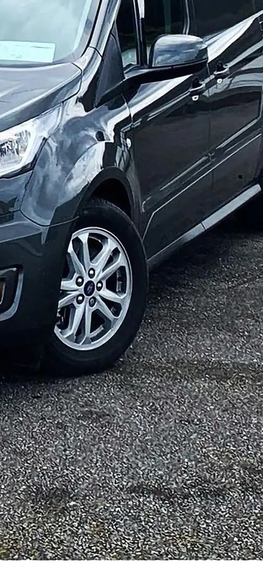 Looking for a set of origional ford alloys
