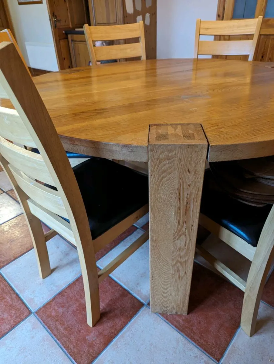 Solid oak round dining table