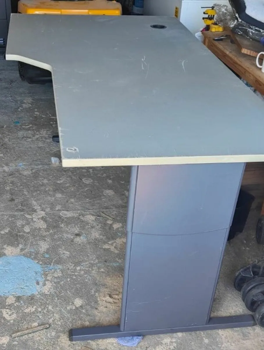 Office desk for sale in Co. Meath for €50 on DoneDeal