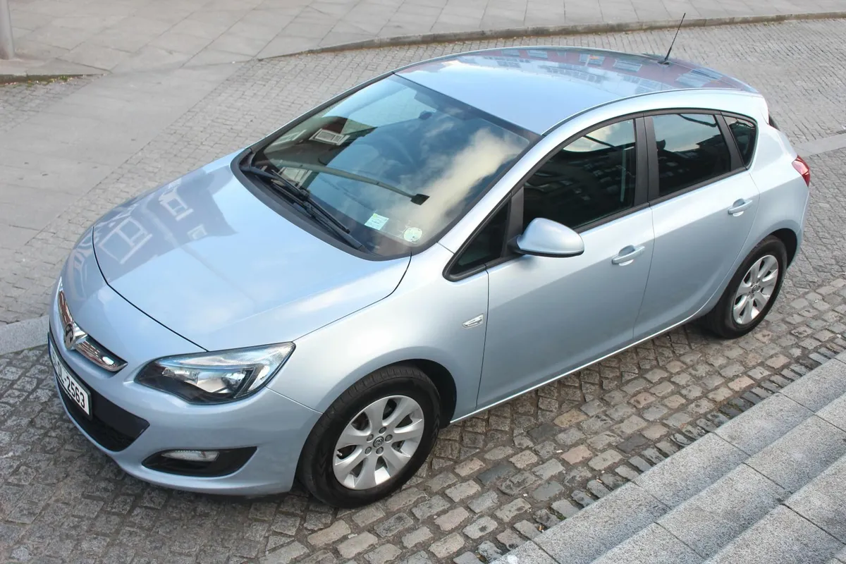 Opel Astra 2015 1.4 petrol. - Image 1