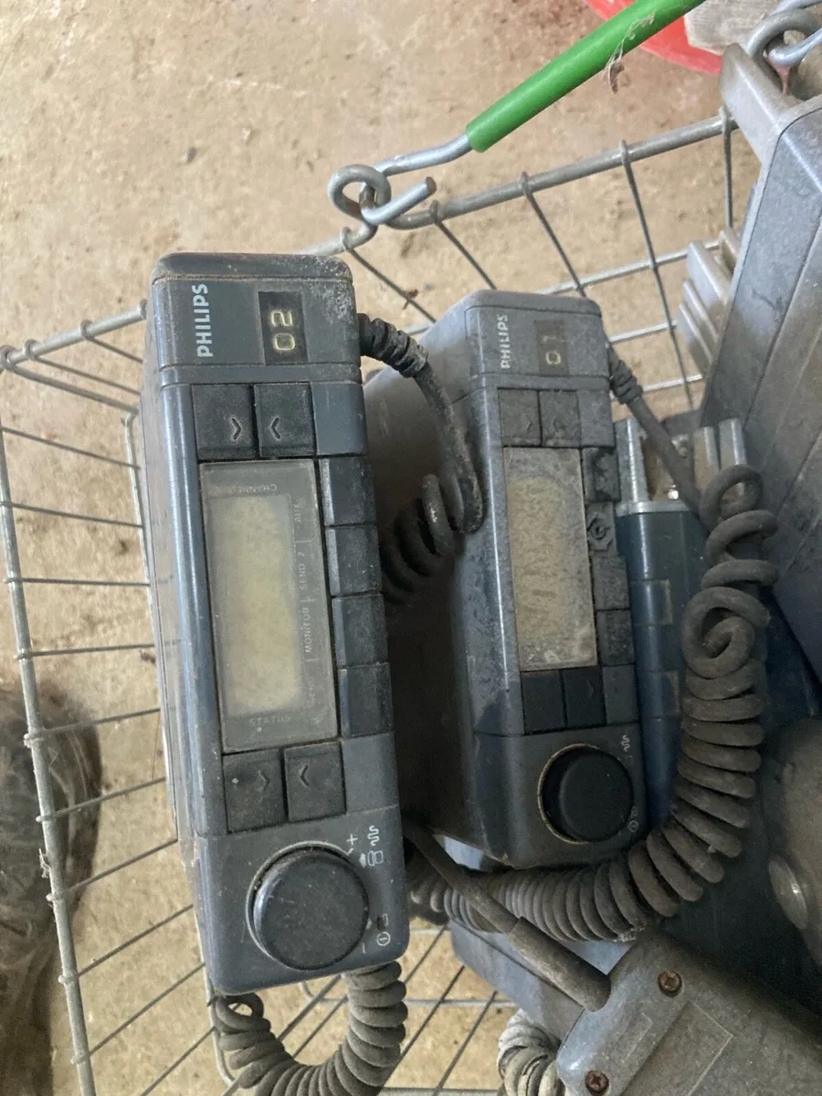 Two way radios - Image 1