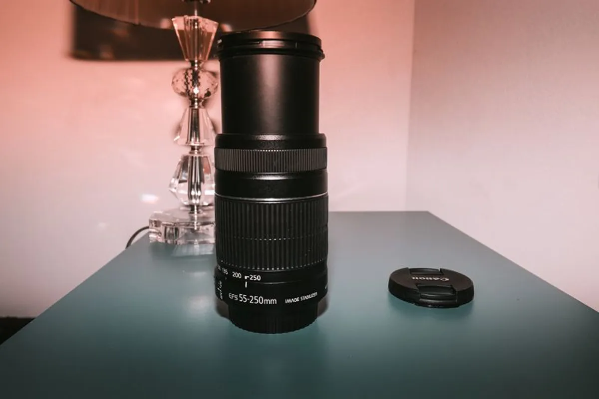 Canon zoom Lens EF-S 55-250mm 1:4-5.6 IS ||