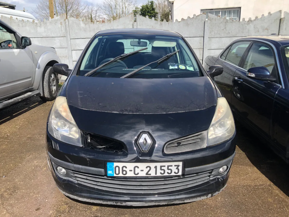 Renault Clio 2006 for parts - Image 1