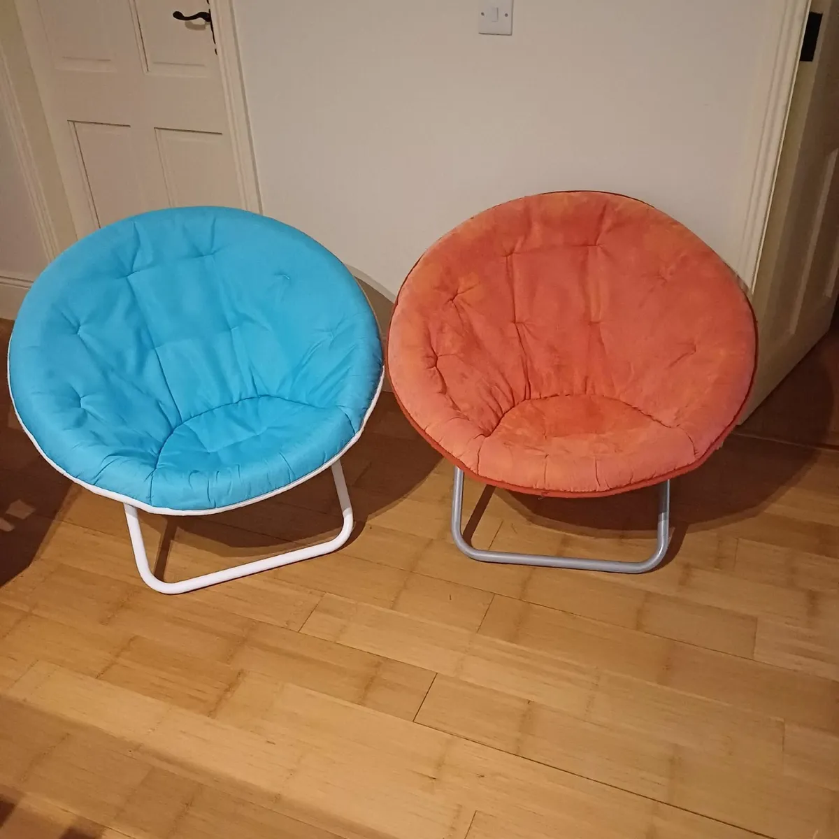 Relaxing chairs