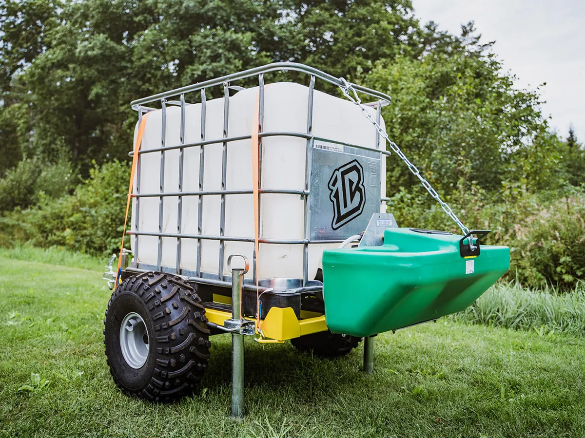 ANIMAL WATER DRINKER  TROUGH ON 600L CUBE TRAILER - Image 3