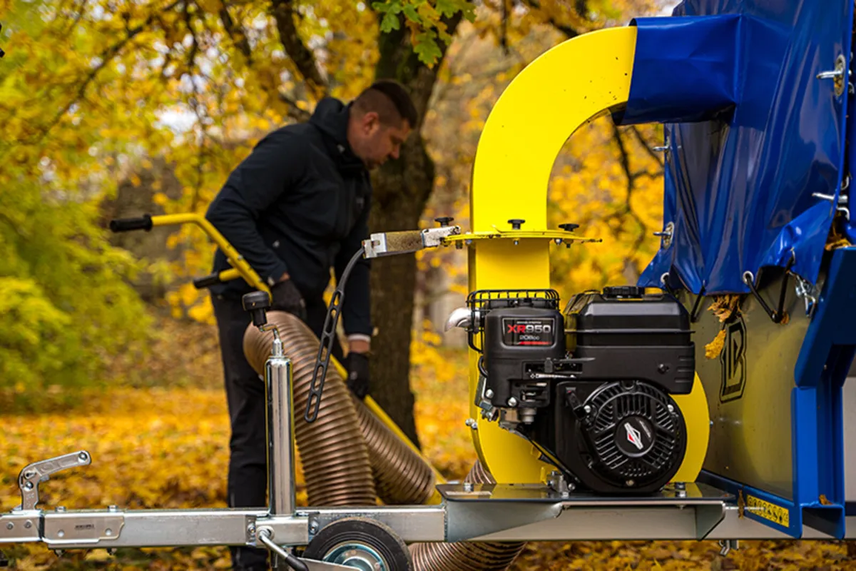 LEAF VACUUM TRAILER - Image 4