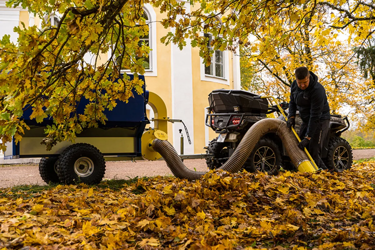 LEAF VACUUM TRAILER - Image 1