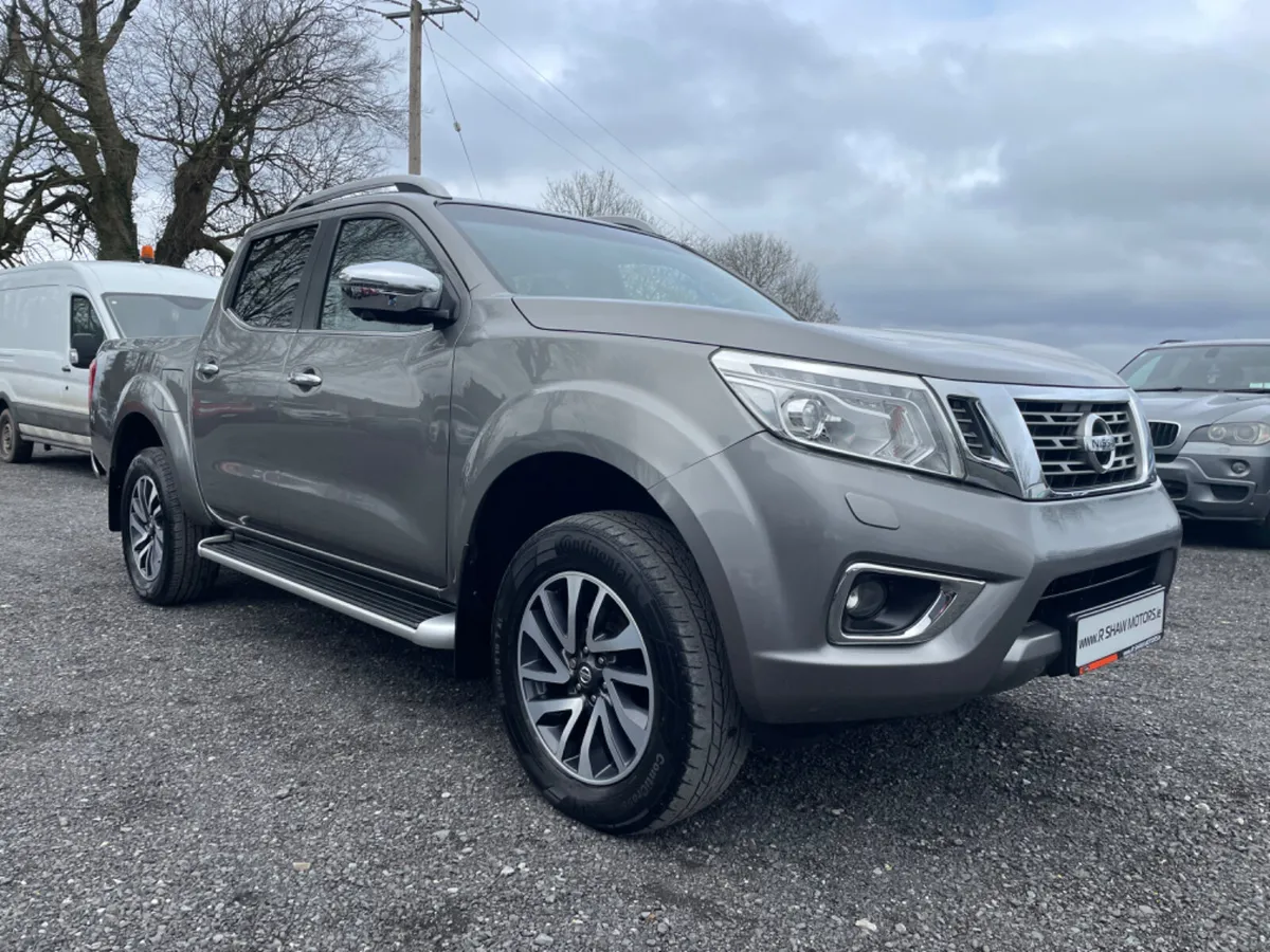 Nissan Navara Crew Cab - Image 2