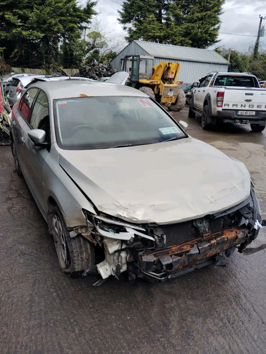 Breaking VW Jetta 2012 cay lhw lr7l 1.6tdi - Image 2