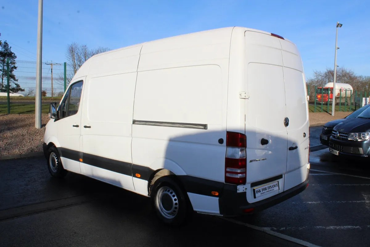2017 Mercedes-Benz Sprinter 314 MWB - Image 4