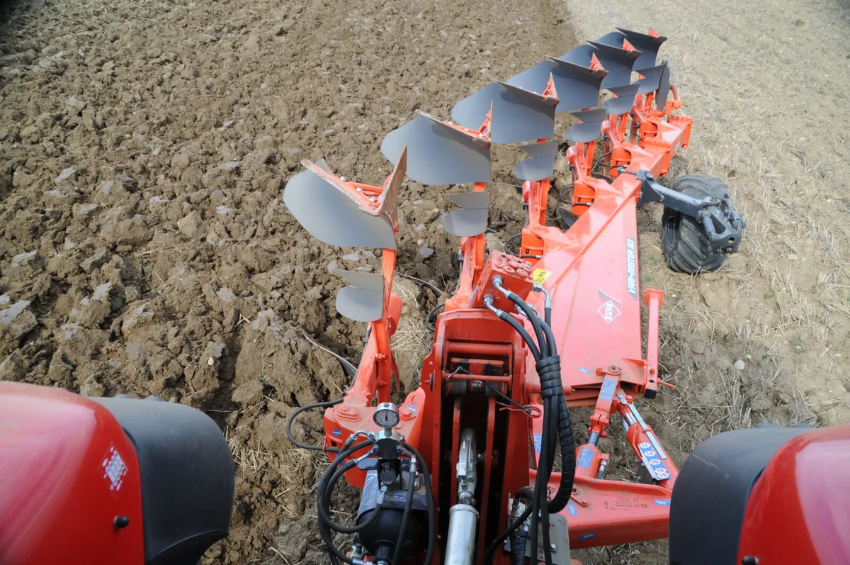 MASTER MOUNTED REVERSIBLE PLOUGHS - Image 3