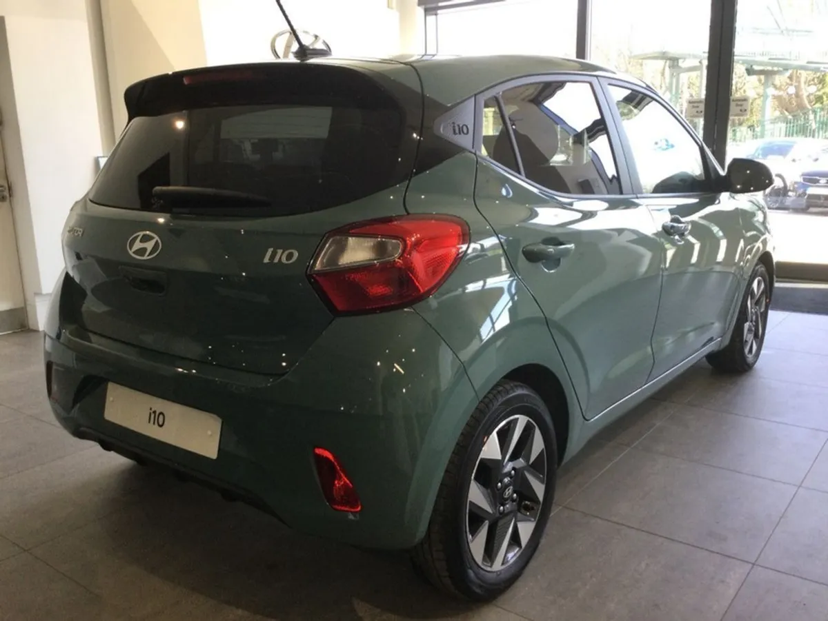 Hyundai i10 Deluxe Plus 1.0 Petrol - Immediate De - Image 3